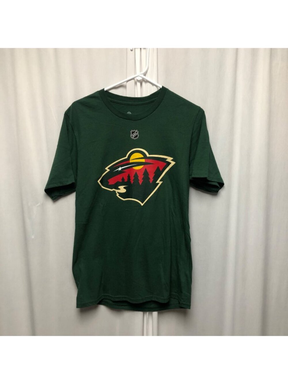 NHL Minnesota Wild T Shirt Mens Size Medium JT Brown 23 Green Cotton Hockey NEW